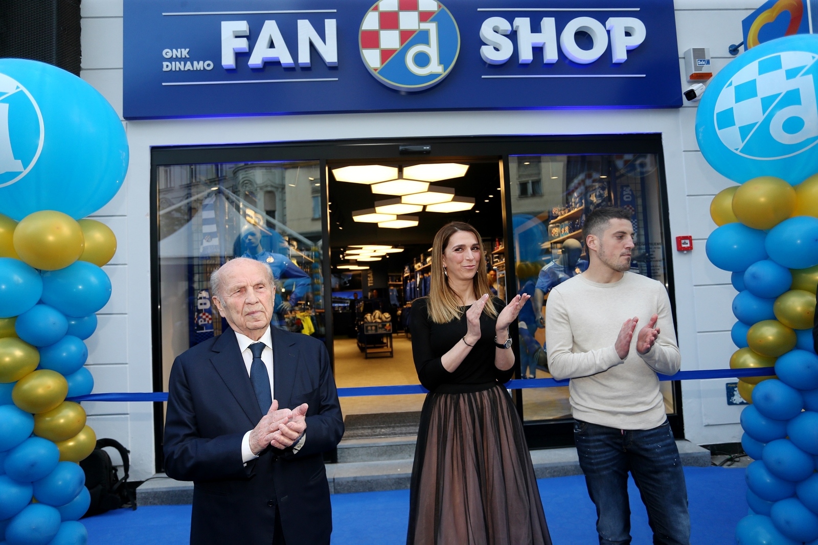 Nogometne vijesti Zagreb: Otvoren novi Dinamov Fan shop vijesti