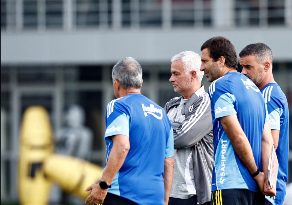 Mourinho ostao bez klupe poslije europske noći!